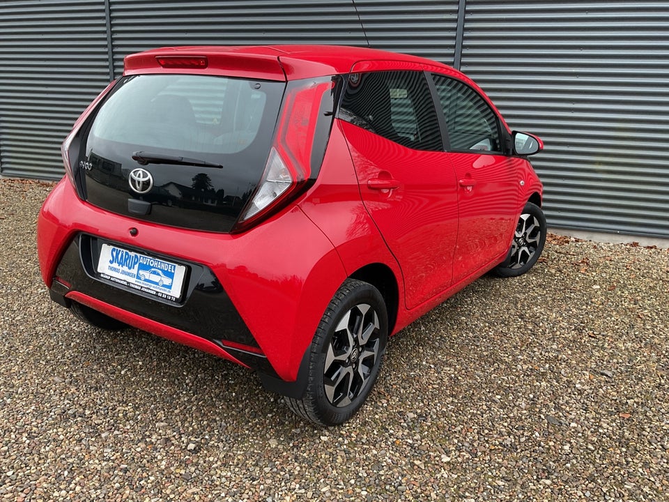 Toyota Aygo 1,0 VVT-i x-pression 5d