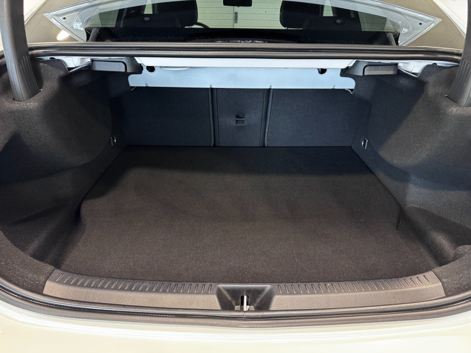Mercedes A250 e 1,3 Progressive aut. 4d