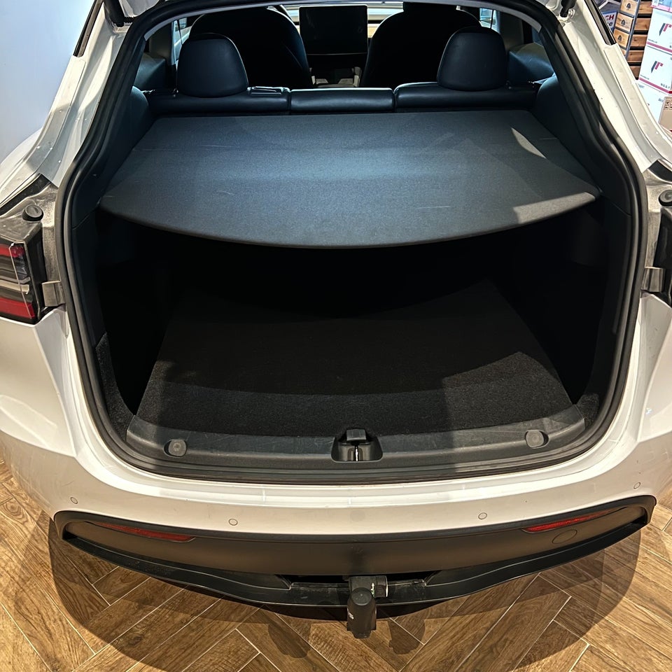 Tesla Model Y Long Range AWD 5d