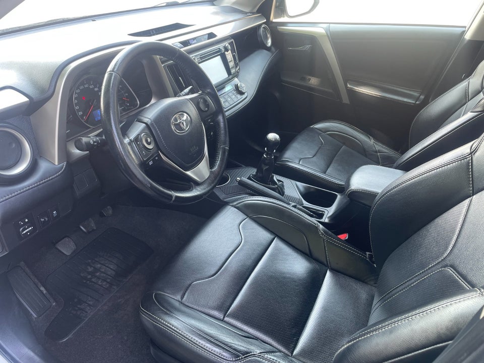 Toyota RAV4 2,0 D-4D T3 5d