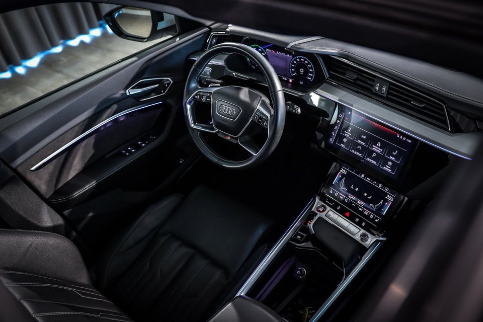Audi e-tron S quattro 5d