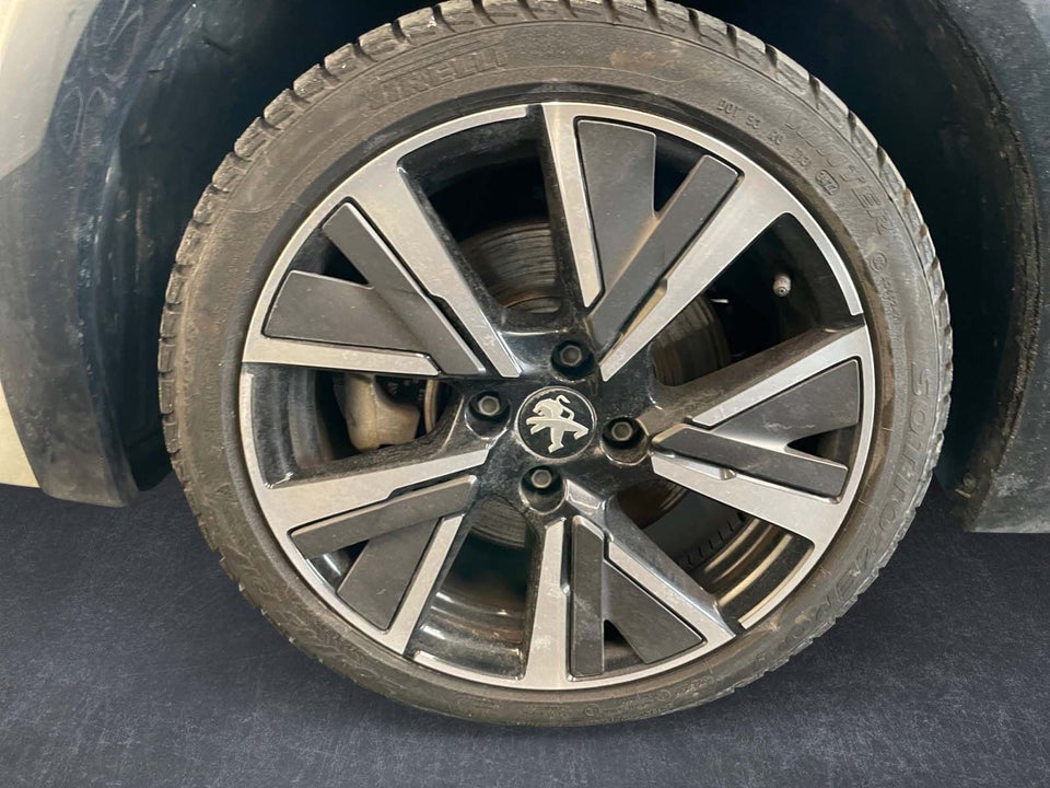 Peugeot e-208 50 GT Pack 5d