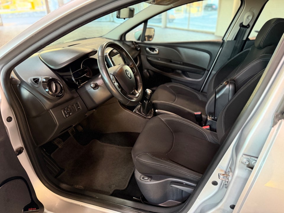 Renault Clio IV 0,9 TCe 90 Expression Sport Tourer 5d