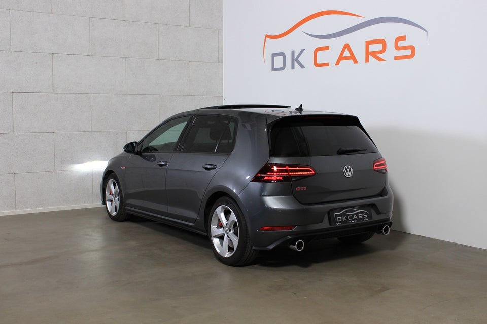 VW Golf VII 2,0 GTi Performance DSG 5d