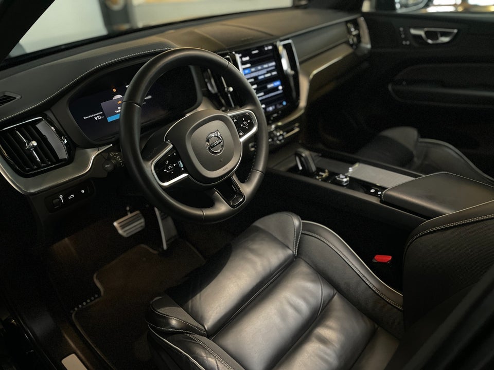 Volvo XC60 2,0 T6 ReCharge R-Design aut. AWD 5d