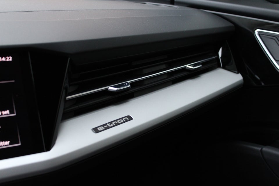 Audi Q4 e-tron 45 S-line quattro 5d