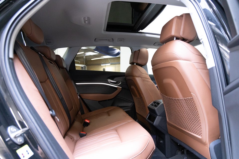 Audi Q8 e-tron 55 S-line quattro 5d