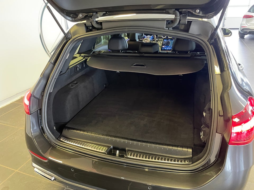 Mercedes C300 e 2,0 AMG Line stc. aut. 5d