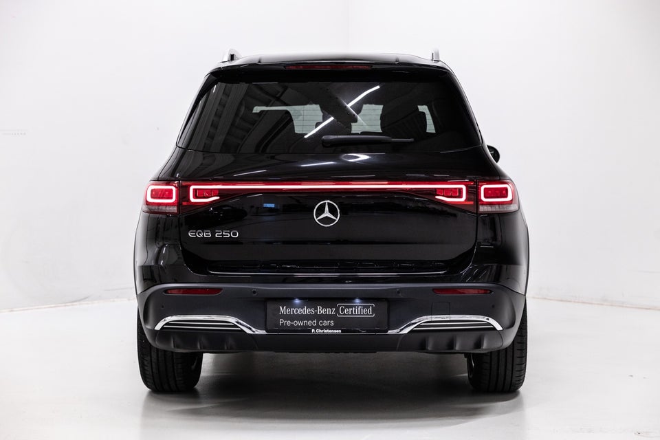 Mercedes EQB250 AMG Line 5d