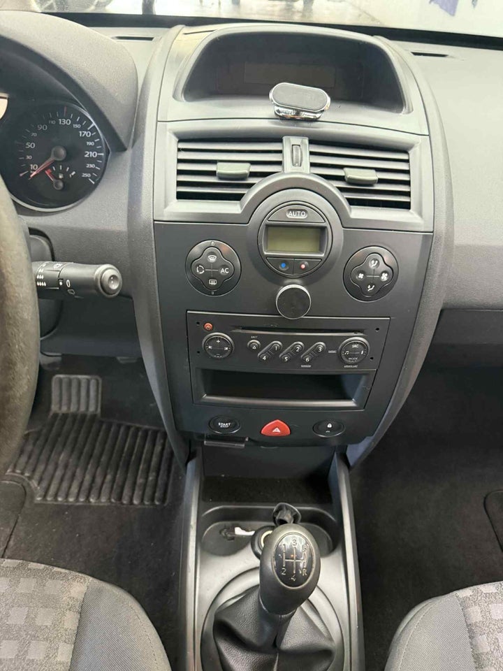 Renault Megane II 1,6 16V Touring stc. 5d