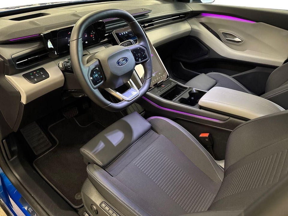 Ford Explorer 79 Premium Extended Range 5d