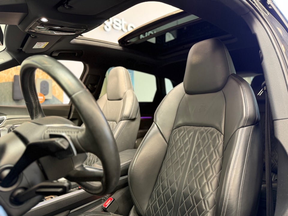 Audi e-tron 55 S-line quattro 5d