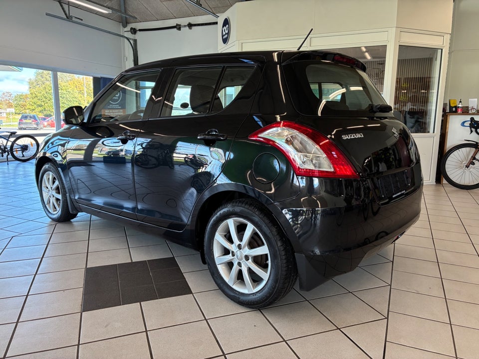 Suzuki Swift 1,2 Dualjet Style 5d