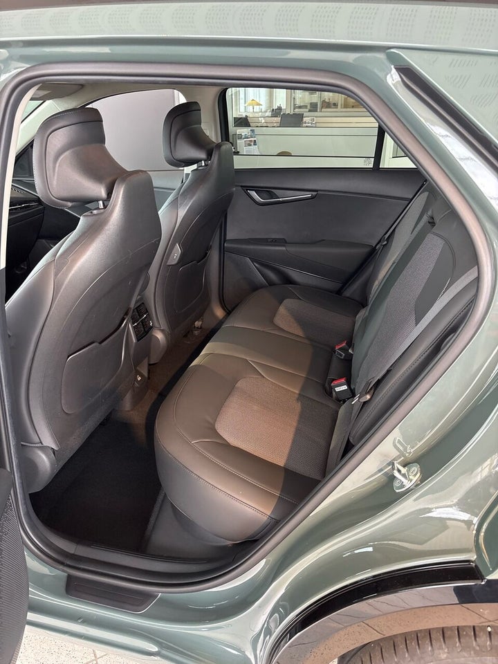 Kia Niro 64 EV Prestige 5d