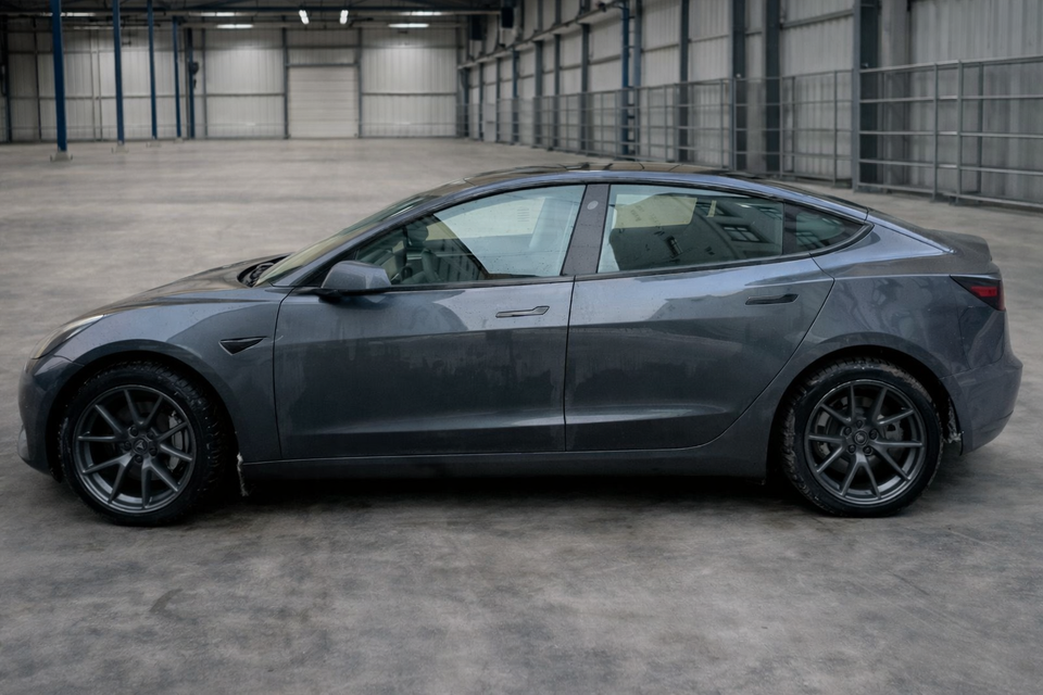 Tesla Model 3 Standard Range+ RWD 4d