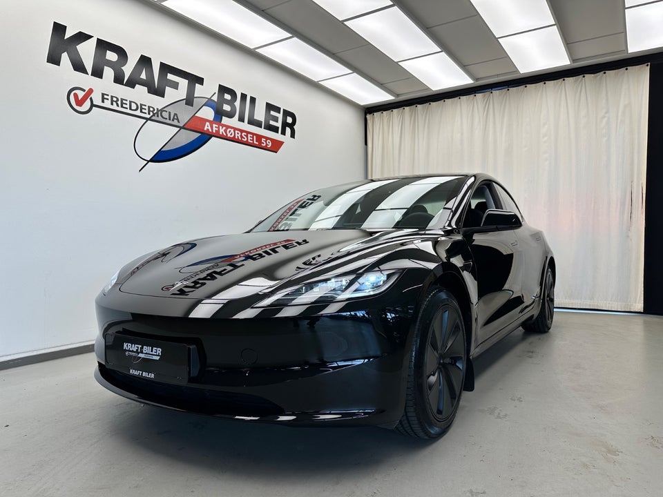 Tesla Model 3 RWD 4d