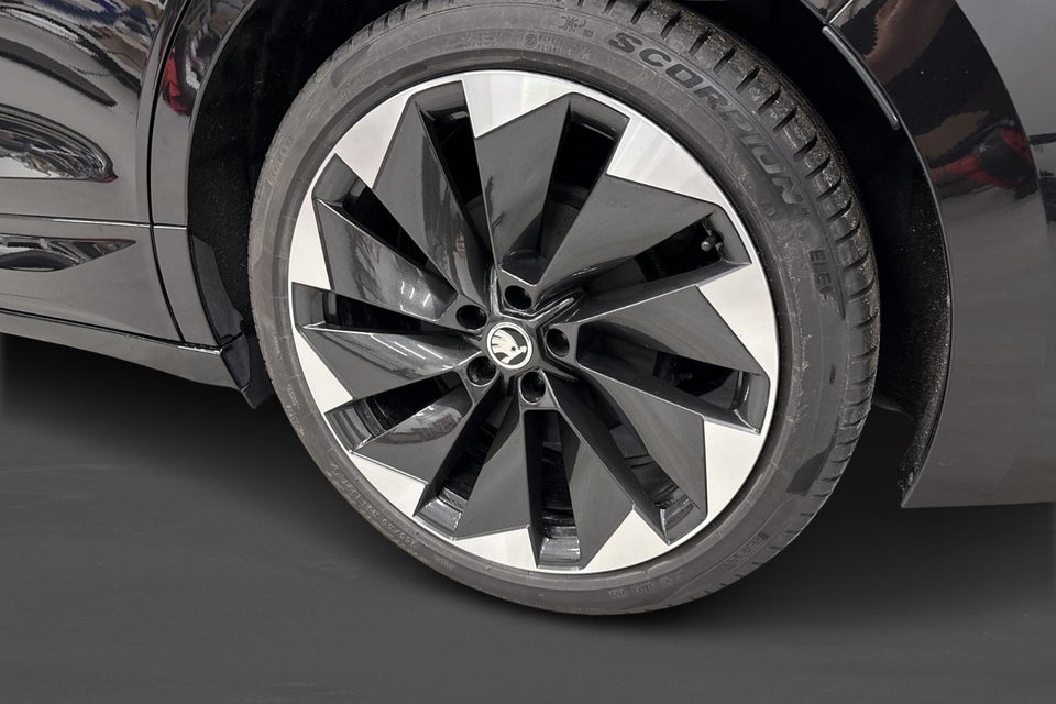 Skoda Enyaq 80x iV Sportline Maxx Coupé 5d