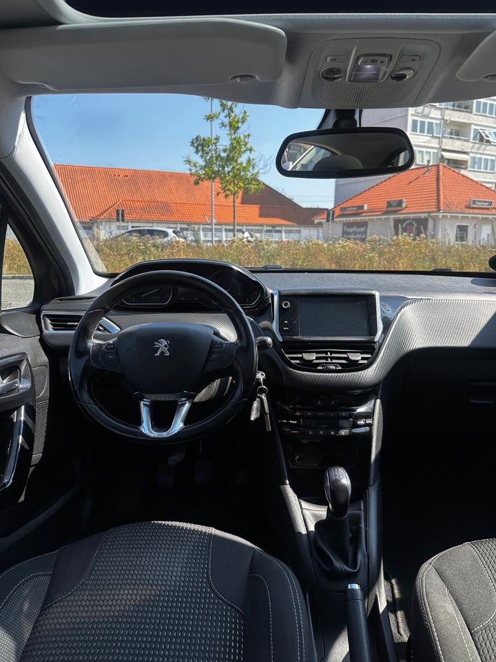 Peugeot 208 1,5 BlueHDi 100 Infinity Sky 5d