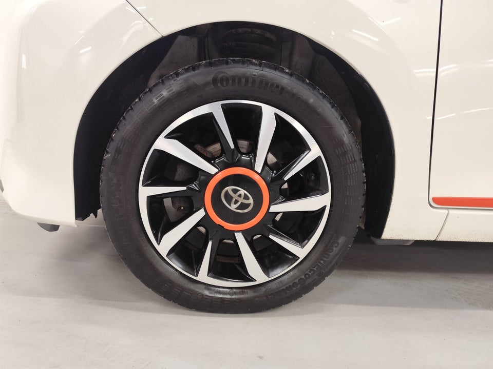 Toyota Aygo 1,0 VVT-i x-style 5d