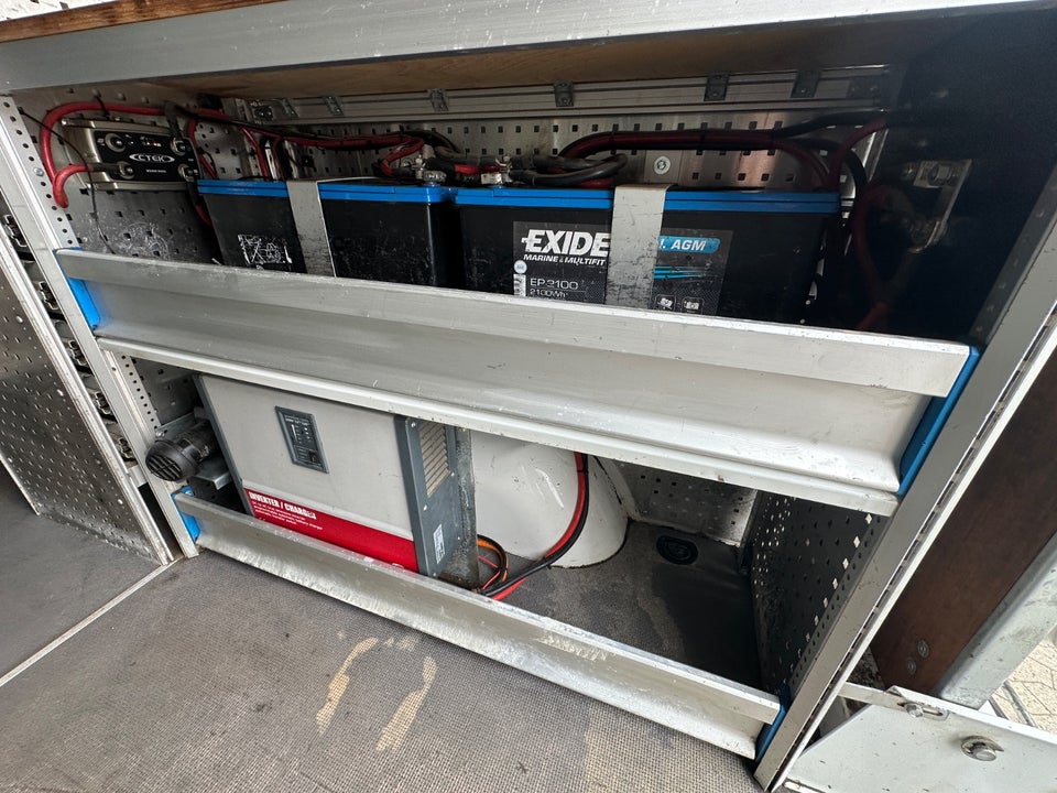 VW Crafter 2,0 TDi 163 Kassevogn L