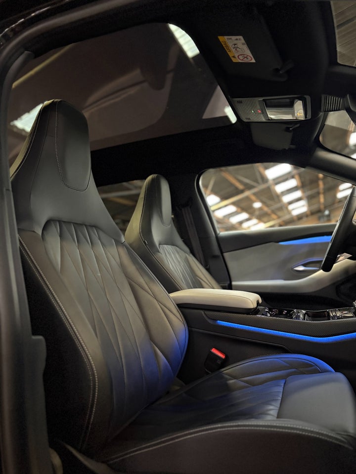 Ford Explorer 77 Premium Extended Range 5d