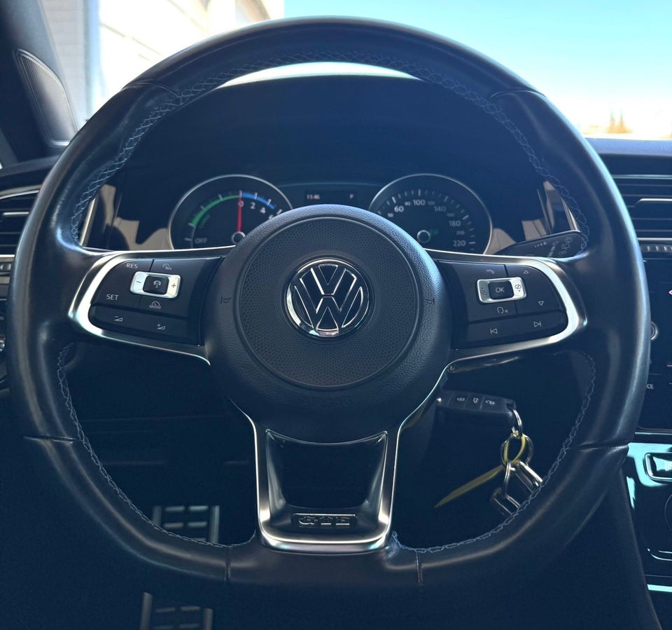 VW Golf VII 1,4 GTE DSG 5d