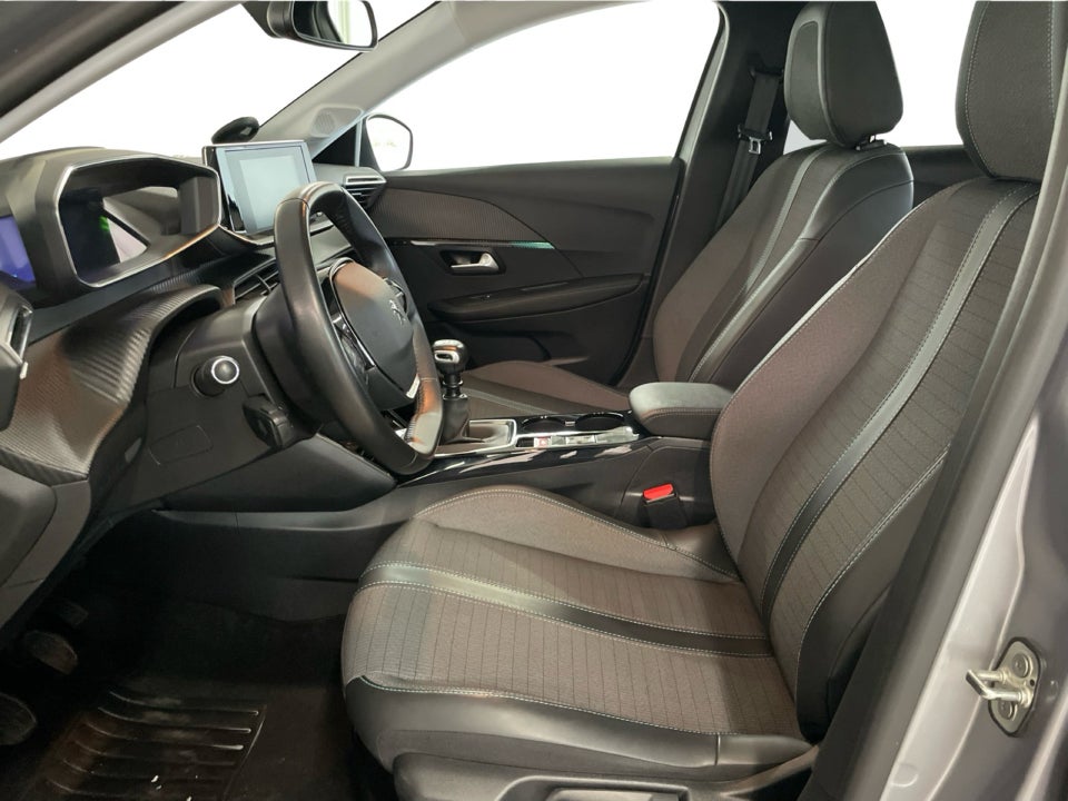 Peugeot 208 1,2 PureTech 100 Allure Sky 5d