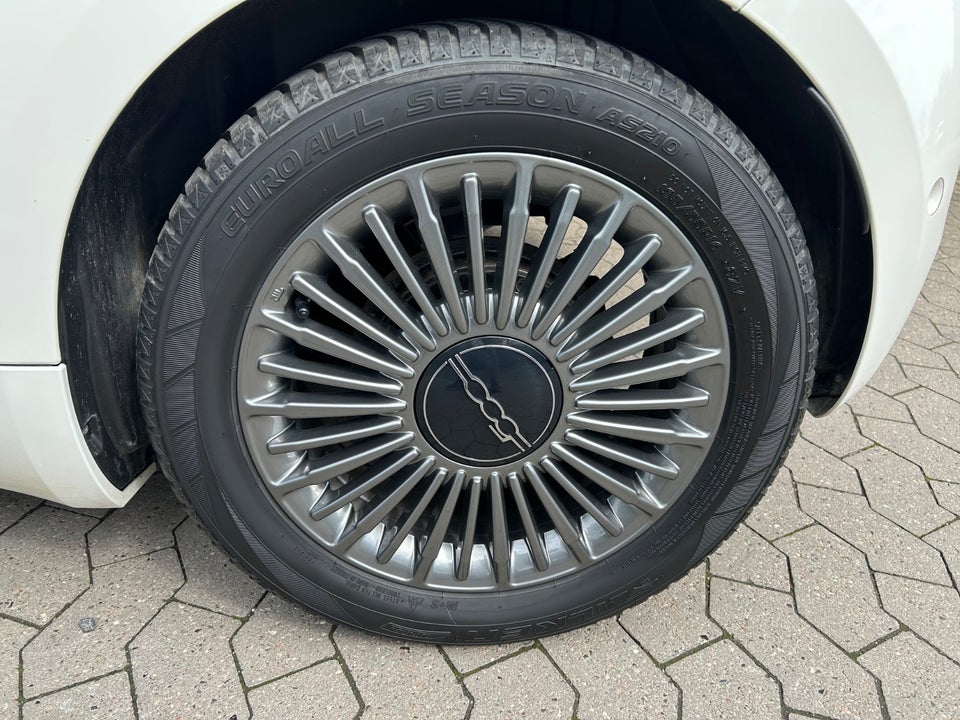 Fiat 500e 42 Icon 3d
