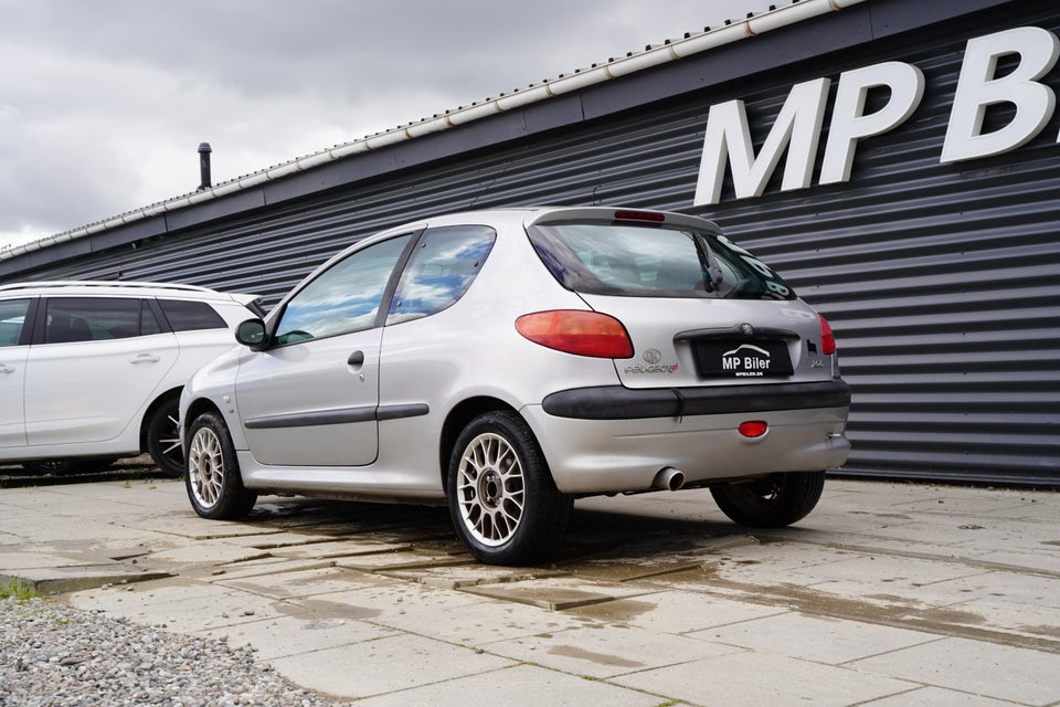 Peugeot 206 1,6 XR 3d