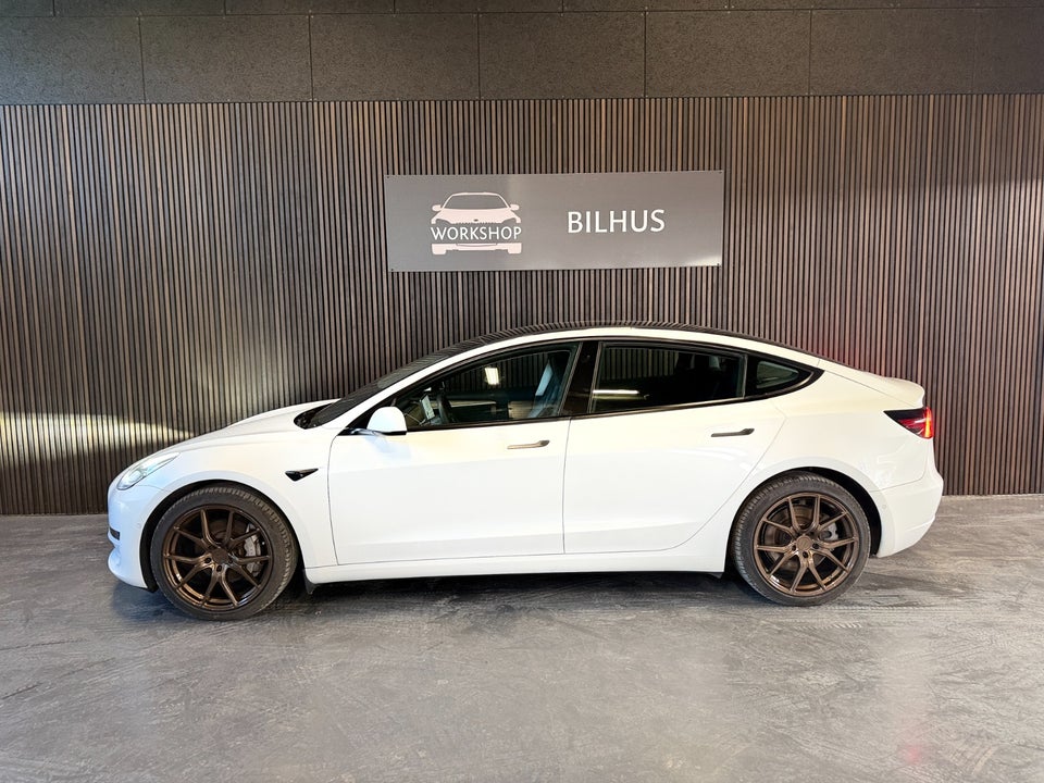 Tesla Model 3 Standard Range+ RWD 4d