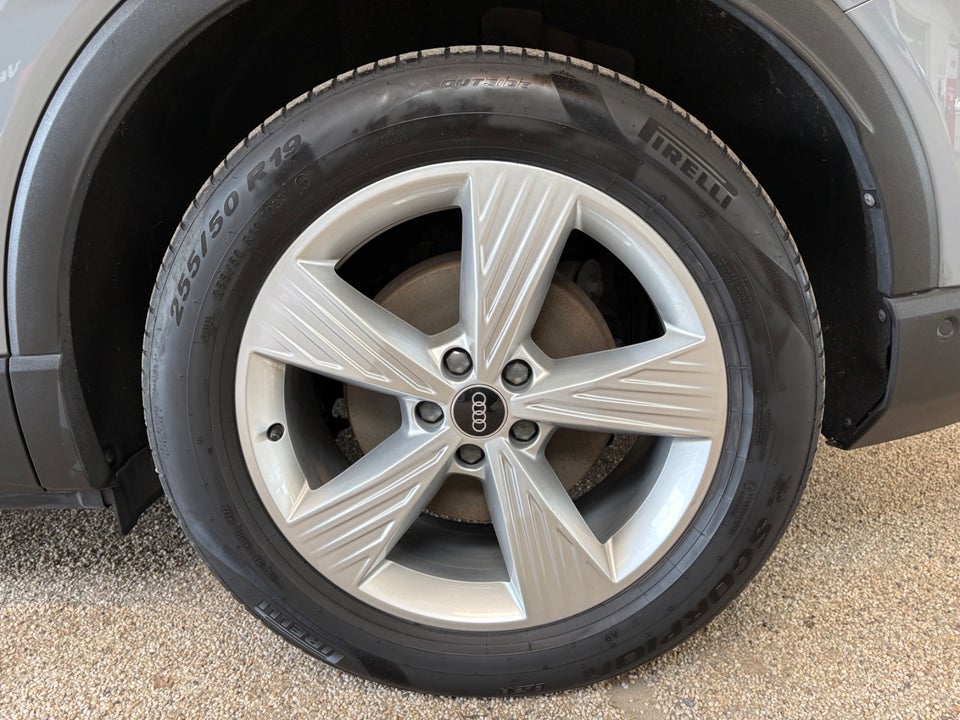 Audi Q4 e-tron 40  5d