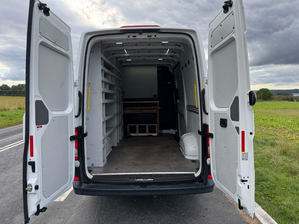 VW Crafter 30 2,0 TDi 102 Kassevogn L3H2