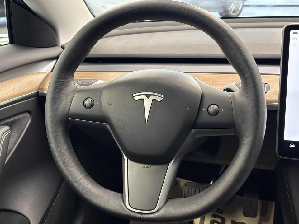 Tesla Model 3 RWD 4d