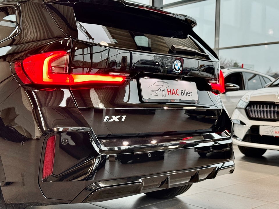 BMW iX1 xDrive30 Fully Charged M-Sport 5d