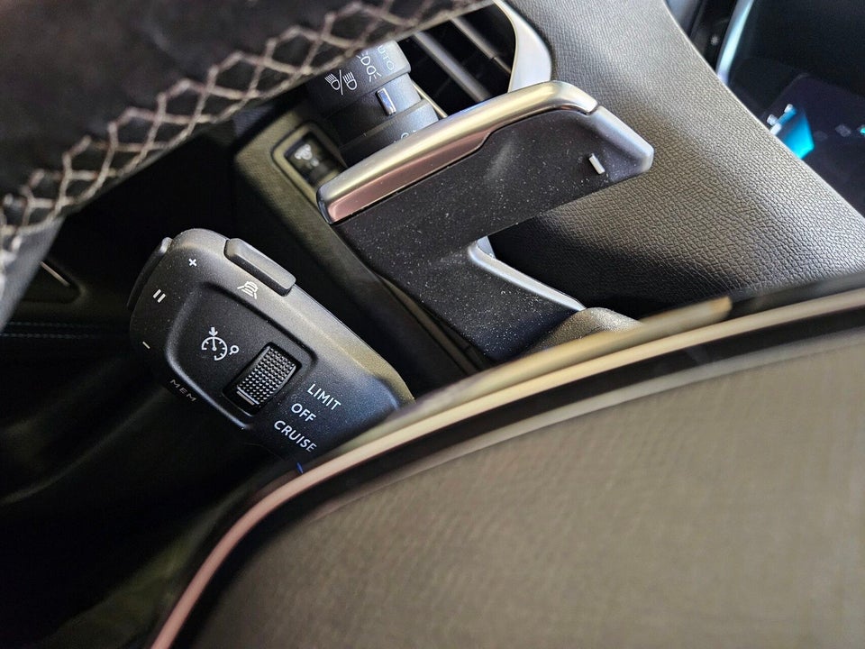 Peugeot 3008 1,6 Hybrid Performance Sport Limited EAT8 5d