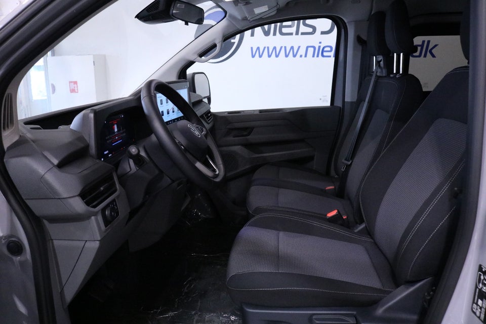 VW e-Caravelle 64 Basis SWB