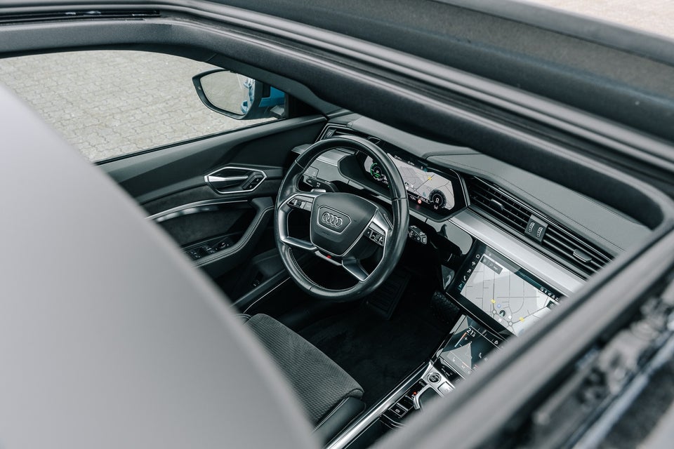Audi e-tron 55 S-line quattro 5d