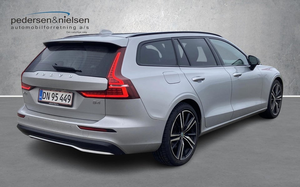 Volvo V60 2,0 B4 197 Plus Dark aut. 5d