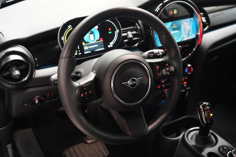 MINI Cooper SE Classic Trim 3d