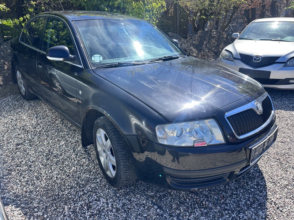 Skoda Superb 2,0 TDi Comfort 4d