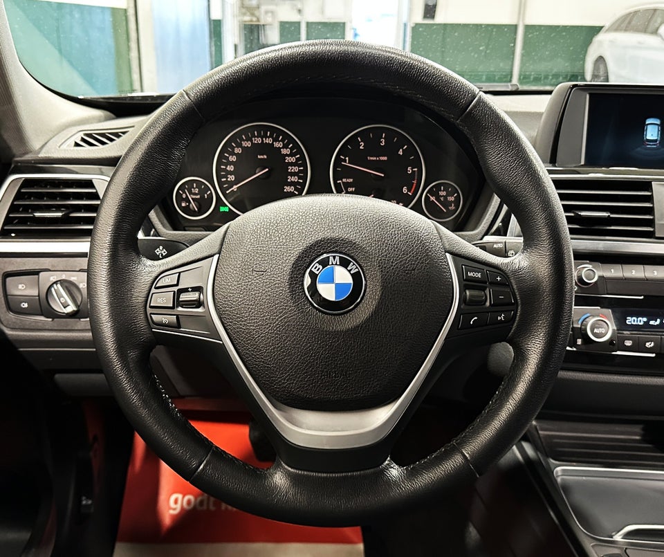 BMW 320d 2,0 Touring Advantage aut. 5d