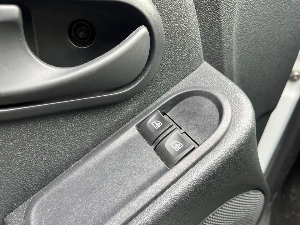 Dacia Duster 1,6 16V Family Edition 5d