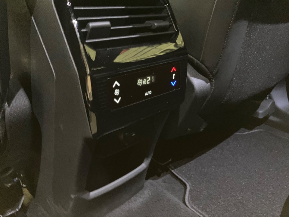 Peugeot e-5008 77 Allure 7prs 5d