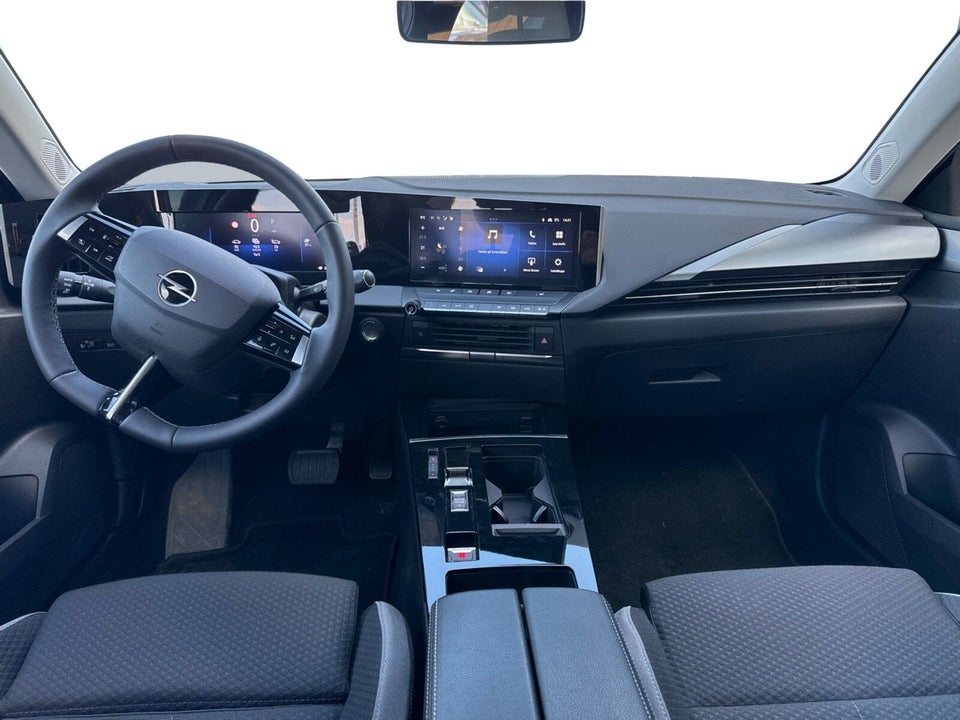 Opel Astra-e 54 Elegance Sports Tourer 5d