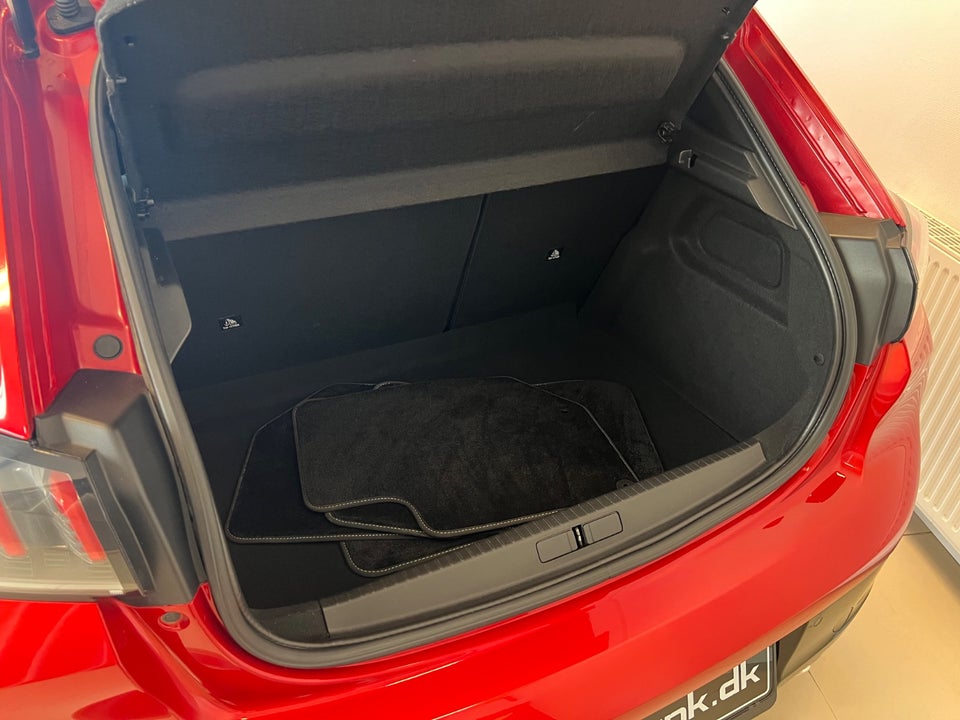 Peugeot 208 1,2 PureTech 100 GT 5d