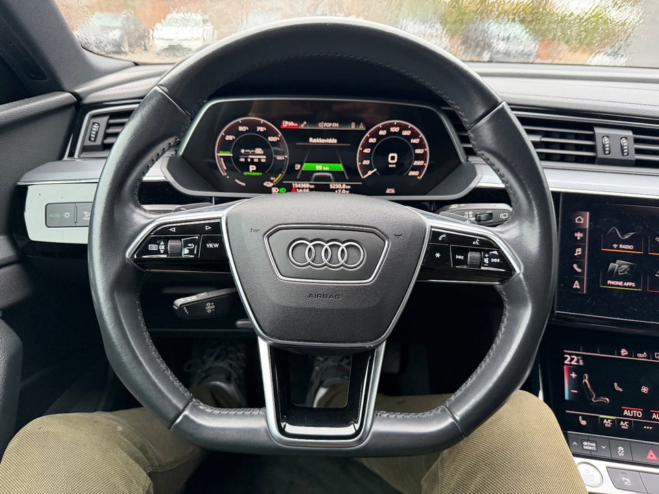 Audi e-tron 55 quattro 5d