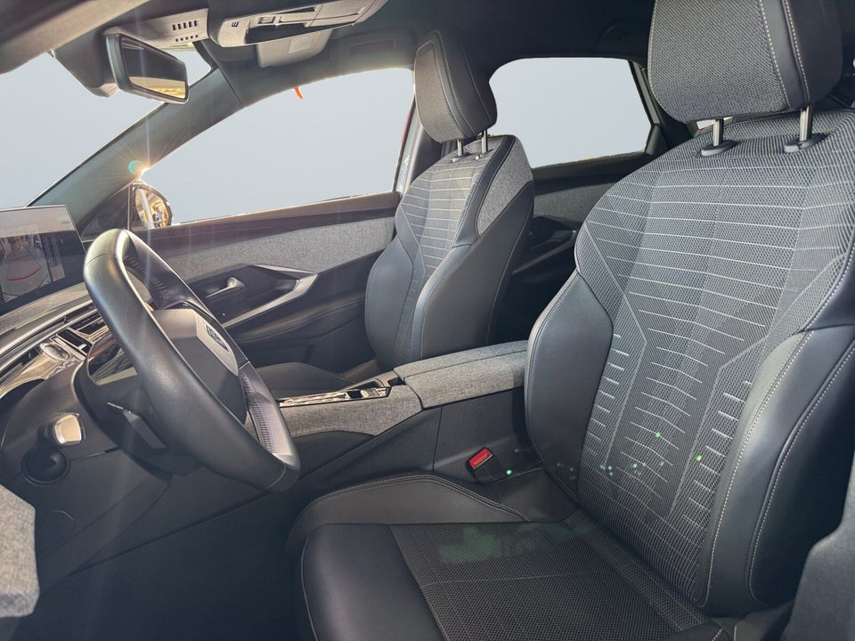 Peugeot e-3008 77 Allure 5d