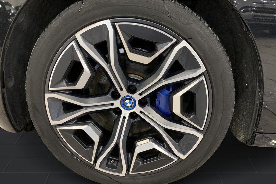 BMW iX xDrive40 Supercharged 5d