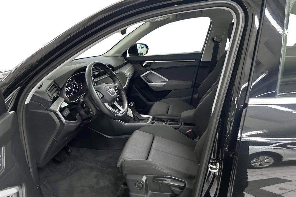 Audi Q3 45 TFSi e Attitude plus S-tr. 5d