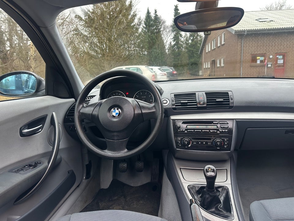 BMW 116i 1,6 Advantage 5d